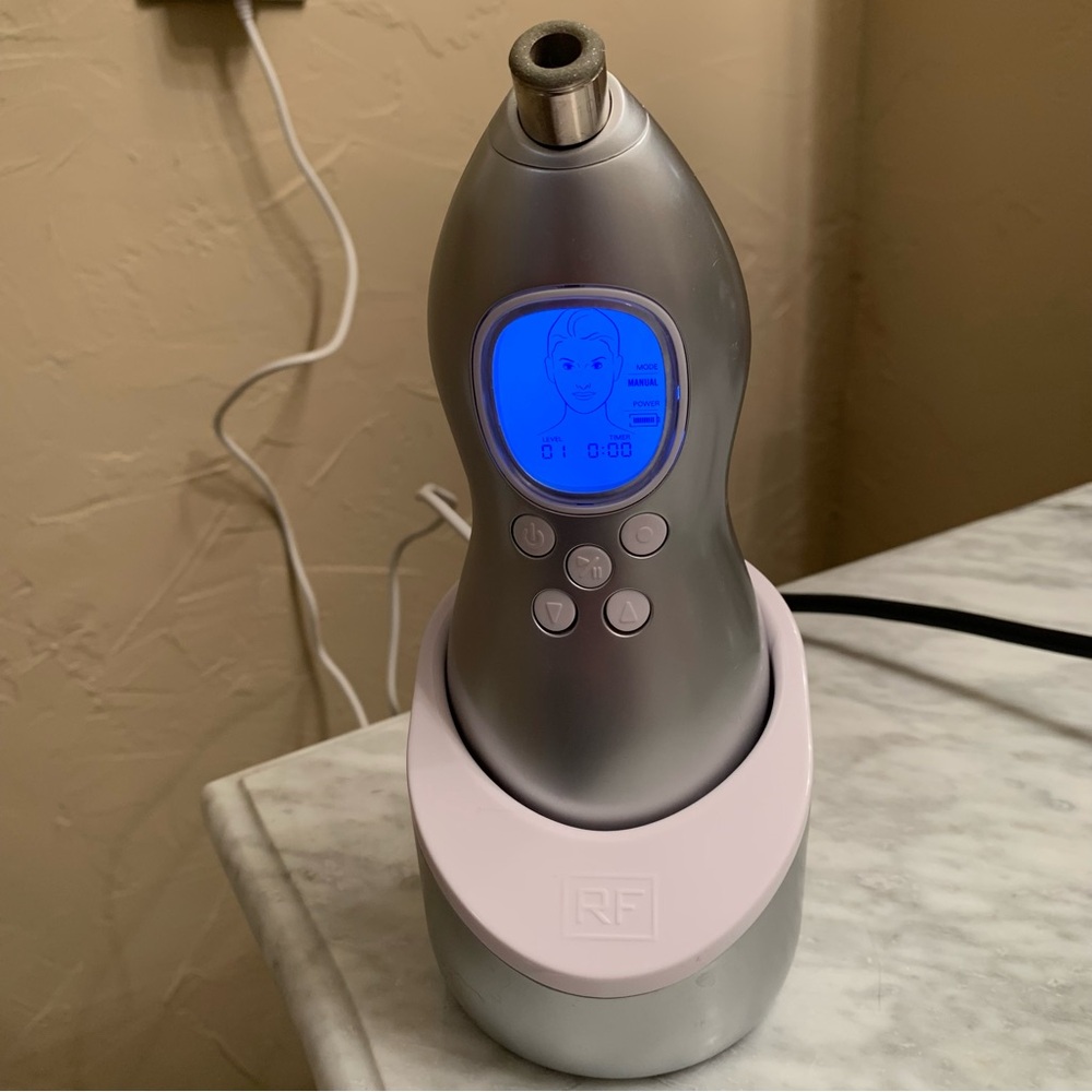 Rodan + Fields Exfoliator and Redefine Cooling Gels